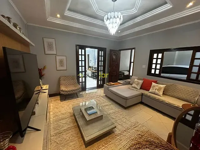 Casa 4 quartos e 3 banheiros, à venda, no bairro Núcleo Habitacional Mary Dota em Bauru