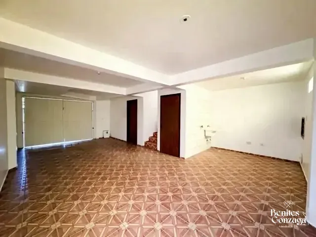 Casa com 106m² 3 quartos e 2 banheiros, à venda, no bairro Hauer em Curitiba
