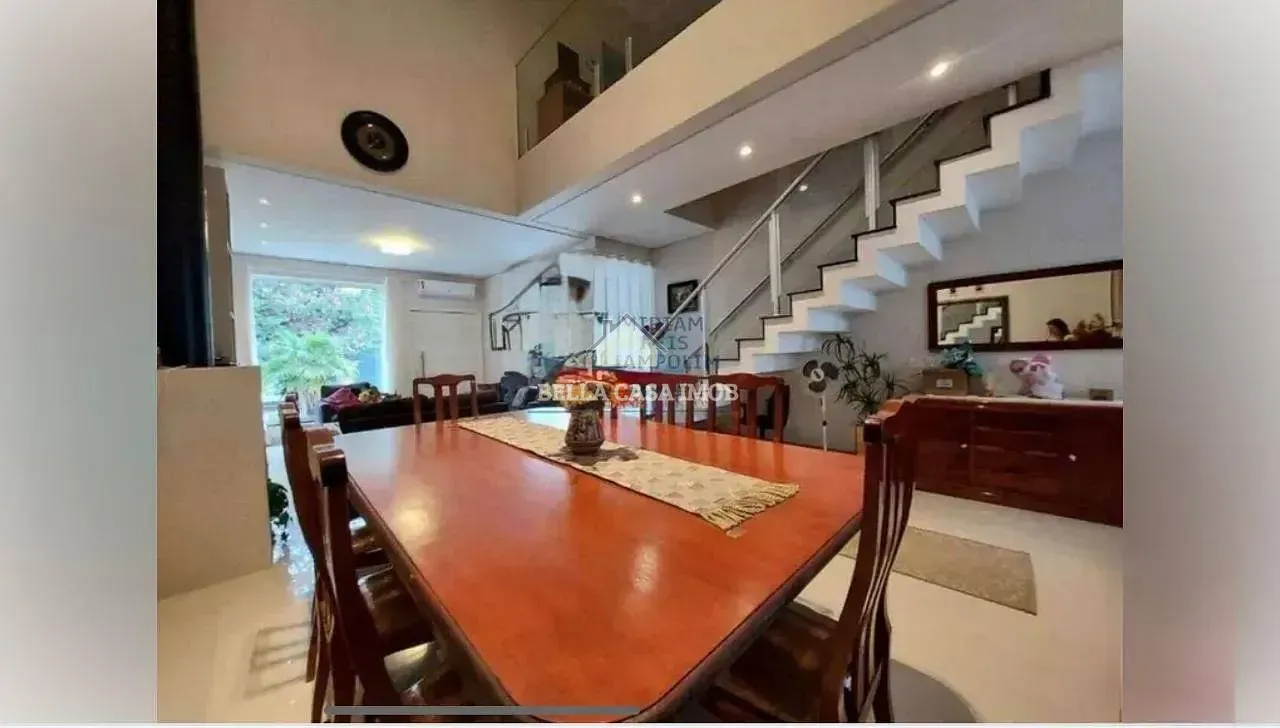 Casa, 4 quartos, 274 m² - Foto 1