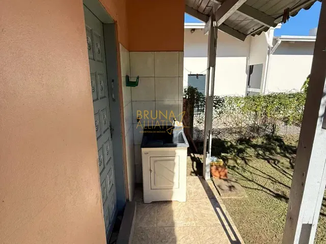 Casa 2 quartos e 1 banheiro, para alugar, no bairro Centenário em Sapiranga