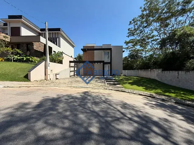 Casa com 650m² 3 quartos e 1 banheiro, à venda, no bairro Observatório em Vinhedo