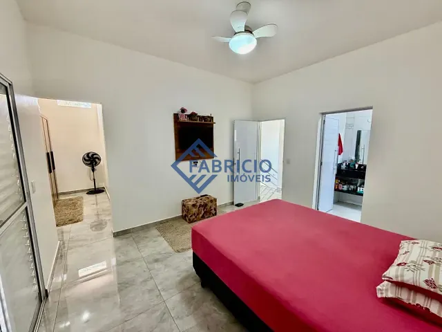 Casa com 650m² 3 quartos e 1 banheiro, à venda, no bairro Observatório em Vinhedo