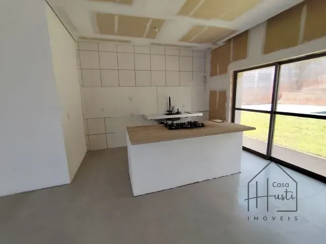 Casa com 190m² 3 quartos e 4 banheiros, à venda, no bairro Quinta dos Angicos em Cotia