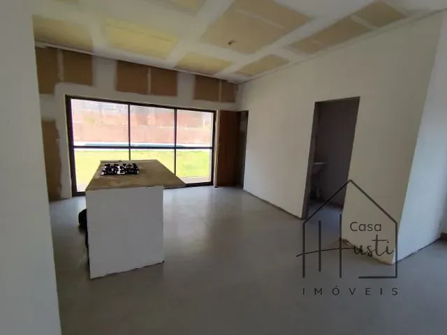 Casa com 190m² 3 quartos e 4 banheiros, à venda, no bairro Quinta dos Angicos em Cotia