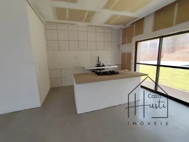 Casa com 190m² 3 quartos e 4 banheiros, à venda, no bairro Quinta dos Angicos em Cotia