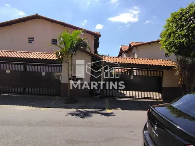 Casa 2 quartos e 2 banheiros, à venda ou para alugar, no bairro Vila Pirajussara em São Paulo
