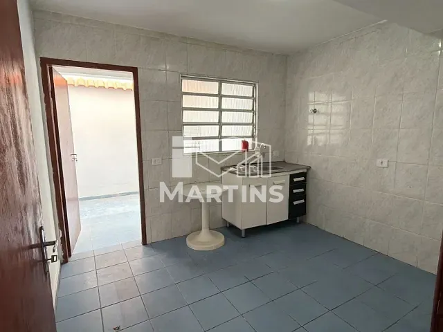Casa 2 quartos e 2 banheiros, à venda ou para alugar, no bairro Vila Pirajussara em São Paulo