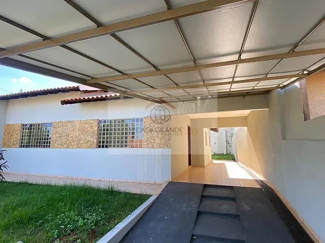 Casa com 300m² 3 quartos e 2 banheiros, à venda, no bairro Jardim Caviúna em Rolândia