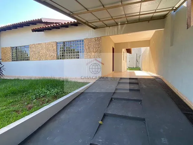 Casa com 300m² 3 quartos e 2 banheiros, à venda, no bairro Jardim Caviúna em Rolândia