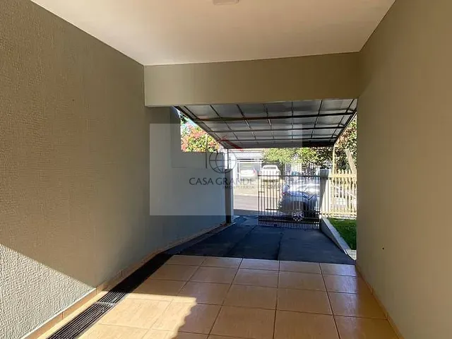 Casa com 300m² 3 quartos e 2 banheiros, à venda, no bairro Jardim Caviúna em Rolândia