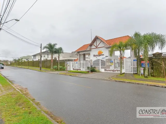 Casa 3 quartos e 3 banheiros, à venda, no bairro Xaxim em Curitiba