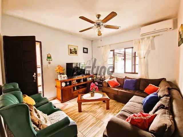 Casa com 250m² 2 quartos e 1 banheiro, à venda, no bairro Corumba em Itanhaém
