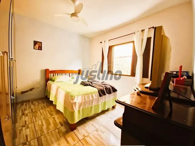 Casa com 250m² 2 quartos e 1 banheiro, à venda, no bairro Corumba em Itanhaém