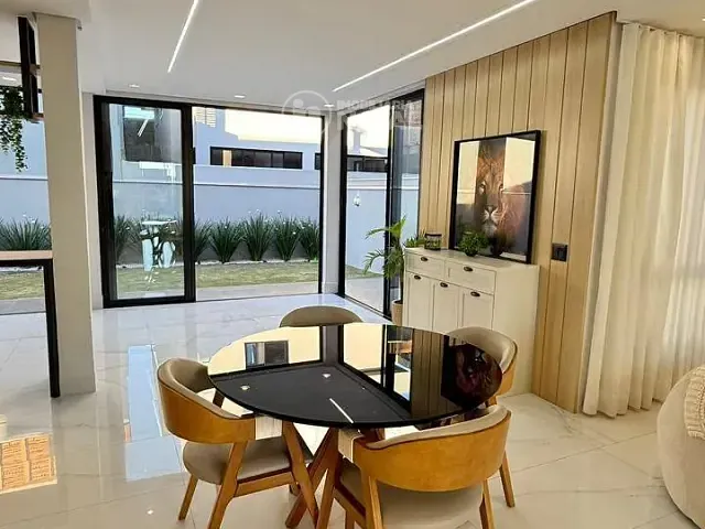 Casa com 250m² 3 quartos e 4 banheiros, à venda, no bairro Conjunto Habitacional Alexandre Urbanas em Londrina