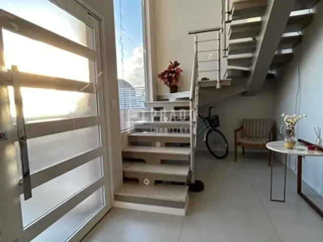 Casa 3 quartos e 3 banheiros, à venda, no bairro Laranjal em Pelotas