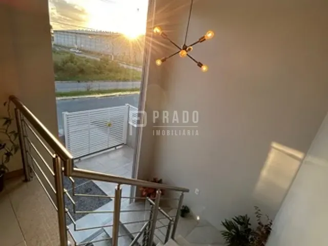 Casa 3 quartos e 3 banheiros, à venda, no bairro Laranjal em Pelotas