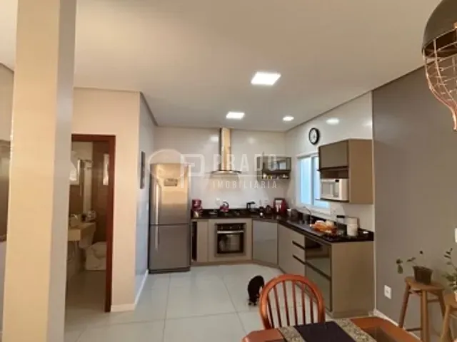 Casa 3 quartos e 3 banheiros, à venda, no bairro Laranjal em Pelotas