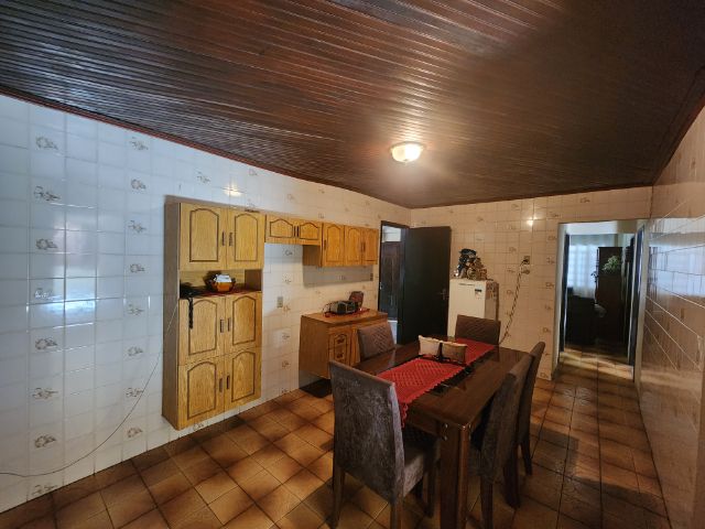 Casa com 275m² 4 quartos e 2 banheiros, à venda, no bairro Vila Bossi em Louveira