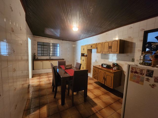 Casa com 275m² 4 quartos e 2 banheiros, à venda, no bairro Vila Bossi em Louveira