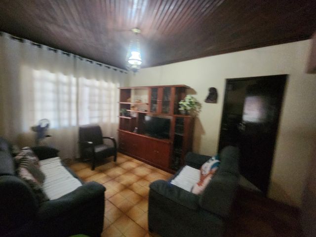 Casa com 275m² 4 quartos e 2 banheiros, à venda, no bairro Vila Bossi em Louveira