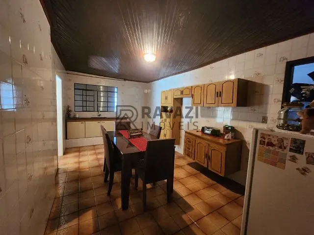 Casa com 275m² 4 quartos e 2 banheiros, à venda, no bairro Vila Bossi em Louveira