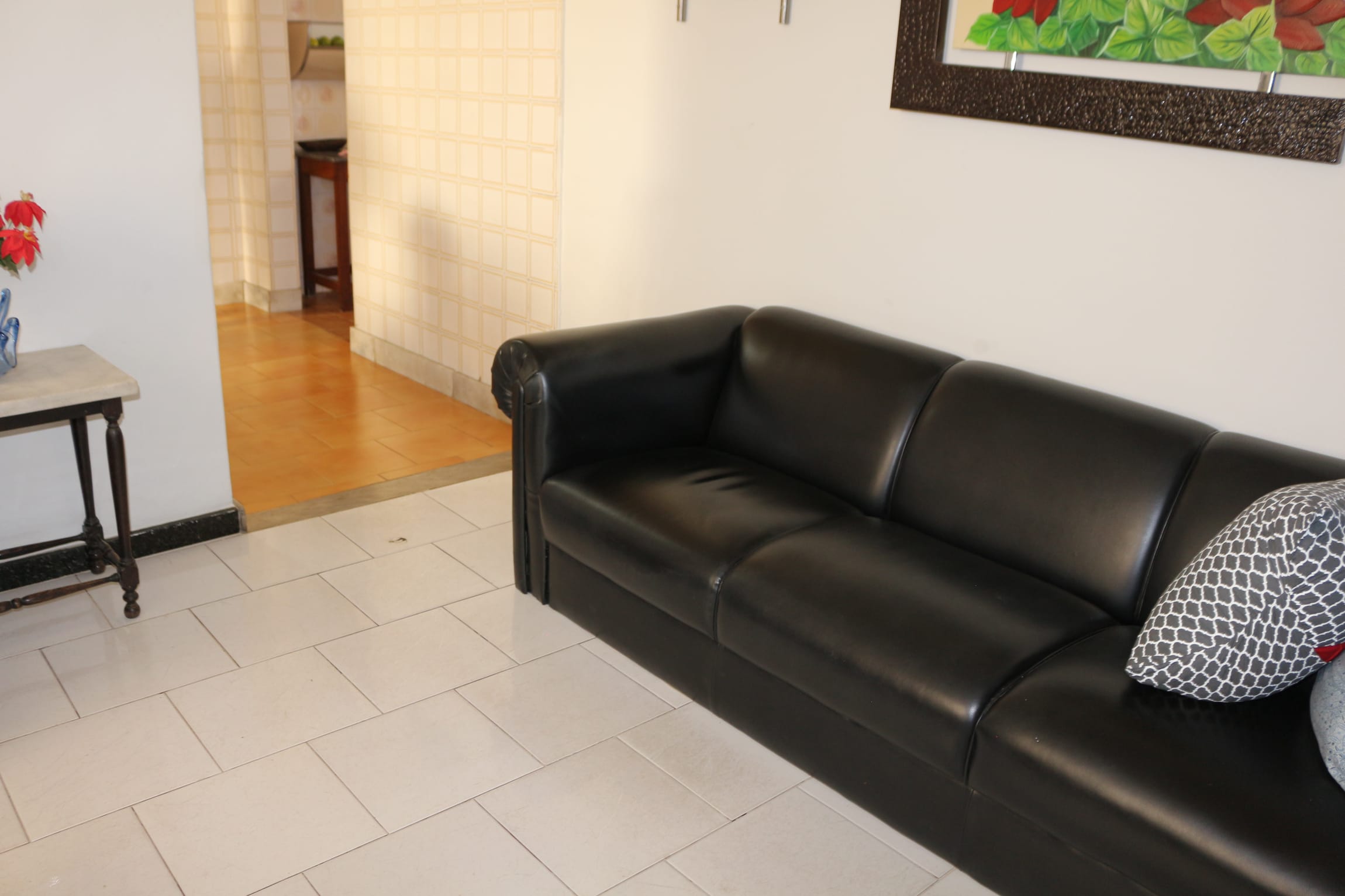 Casa à venda de 4 quartos, 4 vagas, 4 banhos, com 210 metros de área construída, Caiçara-Adelaide, Belo Horizonte, MG. Na melhor localização do bairro Caiçara. miniatura 4