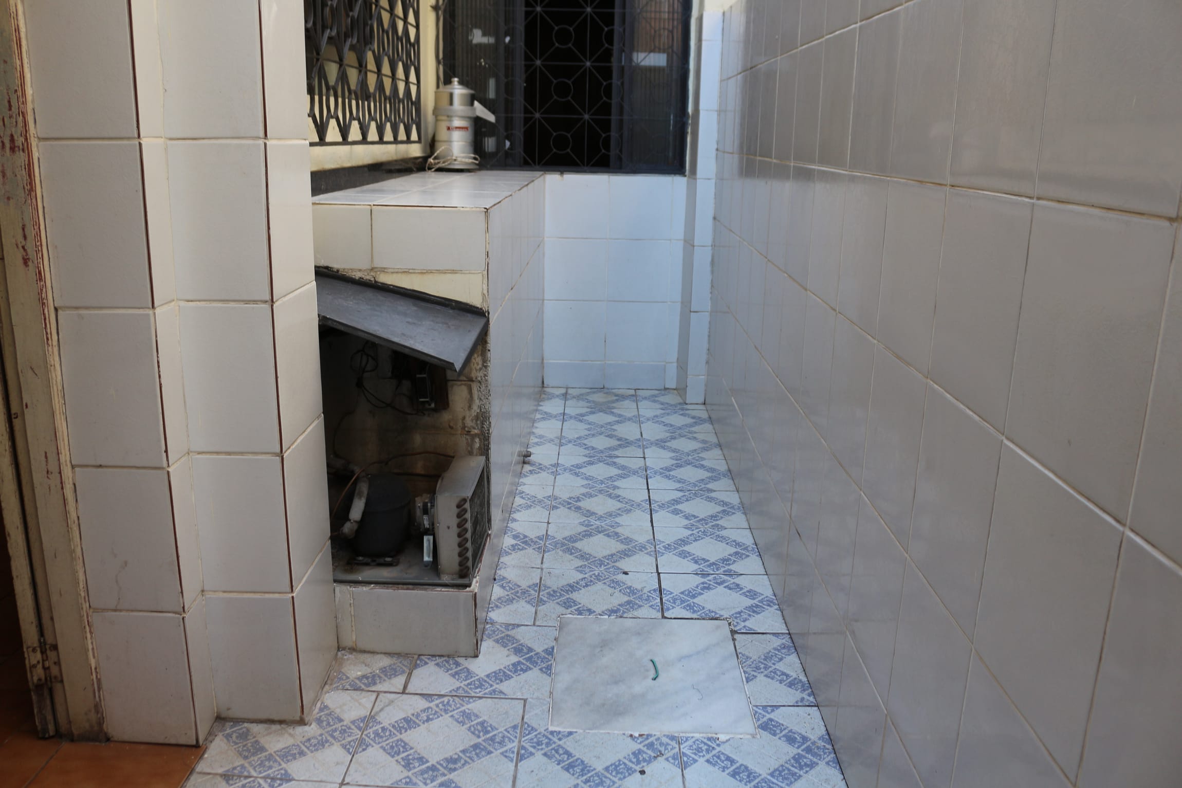 Casa à venda de 4 quartos, 4 vagas, 4 banhos, com 210 metros de área construída, Caiçara-Adelaide, Belo Horizonte, MG. Na melhor localização do bairro Caiçara. miniatura 7
