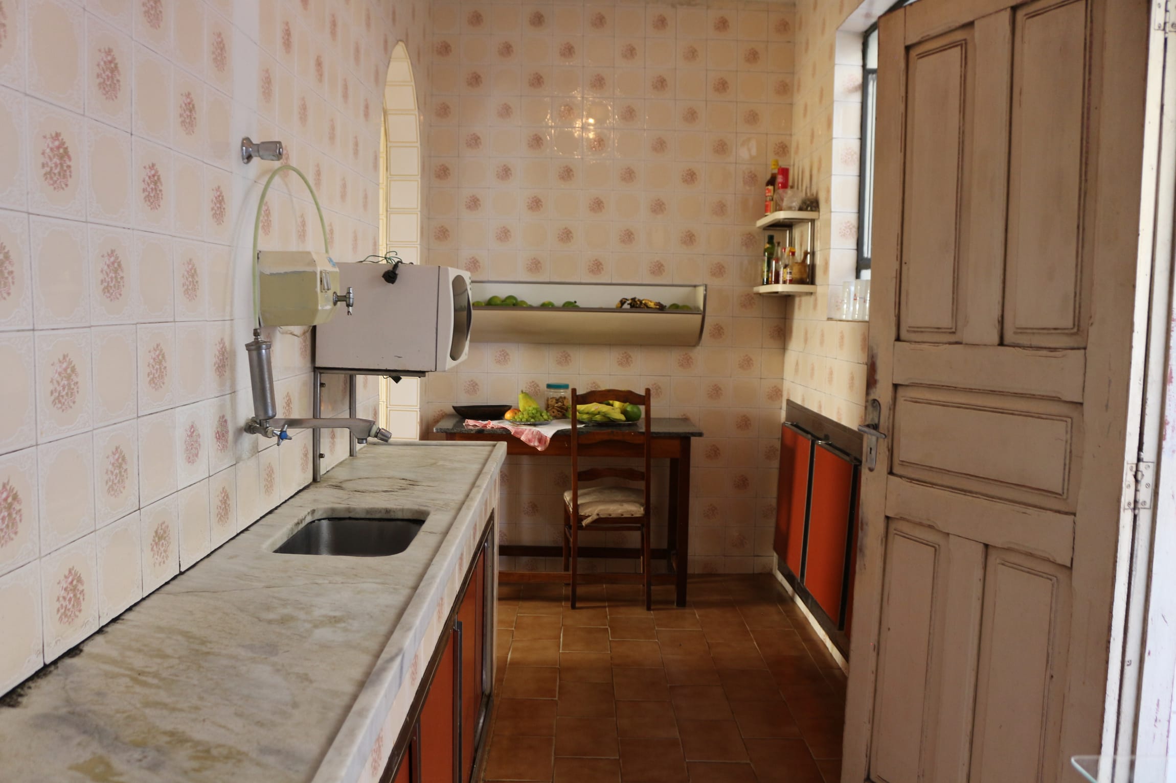 Casa à venda de 4 quartos, 4 vagas, 4 banhos, com 210 metros de área construída, Caiçara-Adelaide, Belo Horizonte, MG. Na melhor localização do bairro Caiçara. miniatura 9
