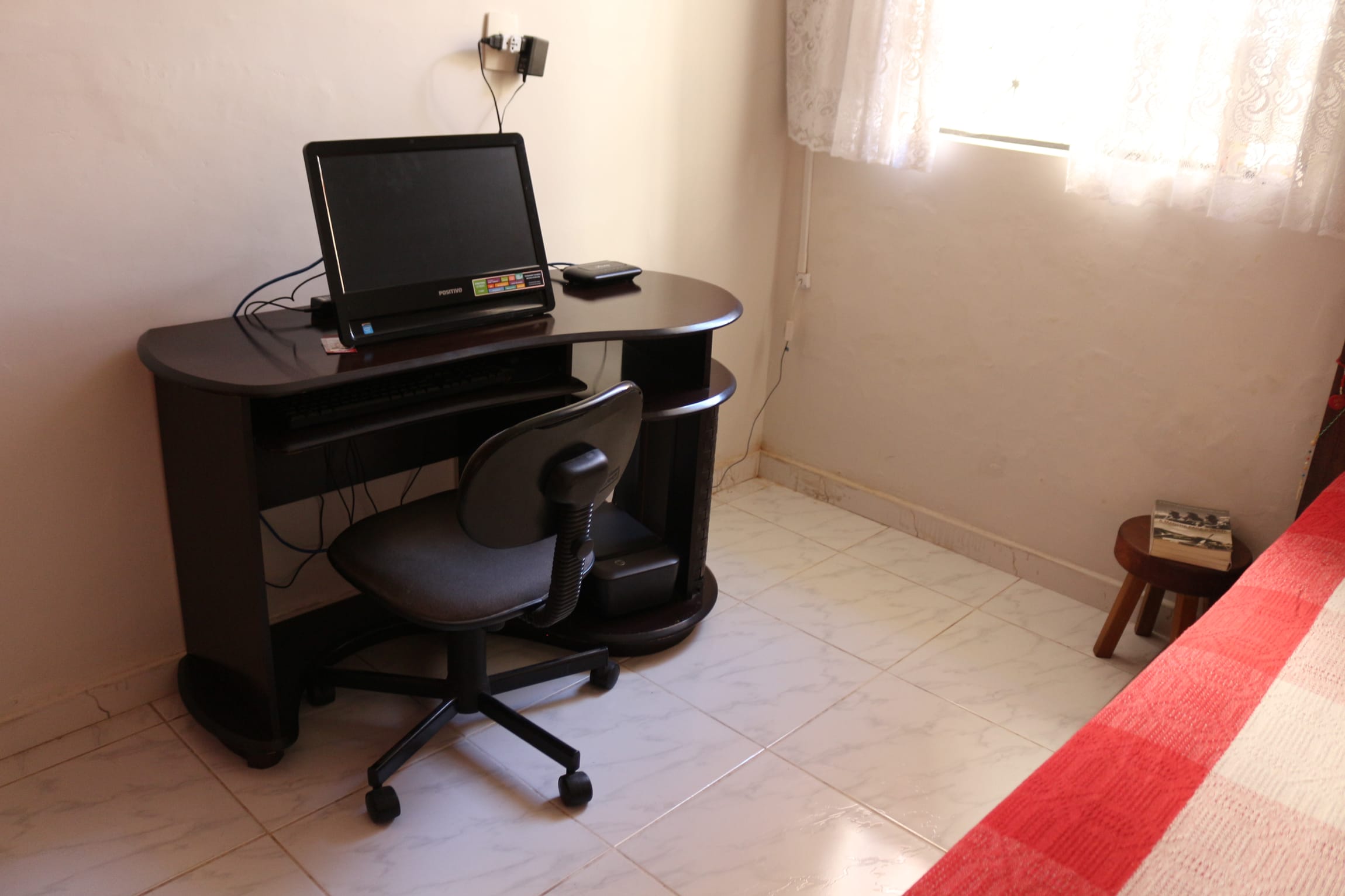 Casa à venda de 4 quartos, 4 vagas, 4 banhos, com 210 metros de área construída, Caiçara-Adelaide, Belo Horizonte, MG. Na melhor localização do bairro Caiçara. miniatura 15