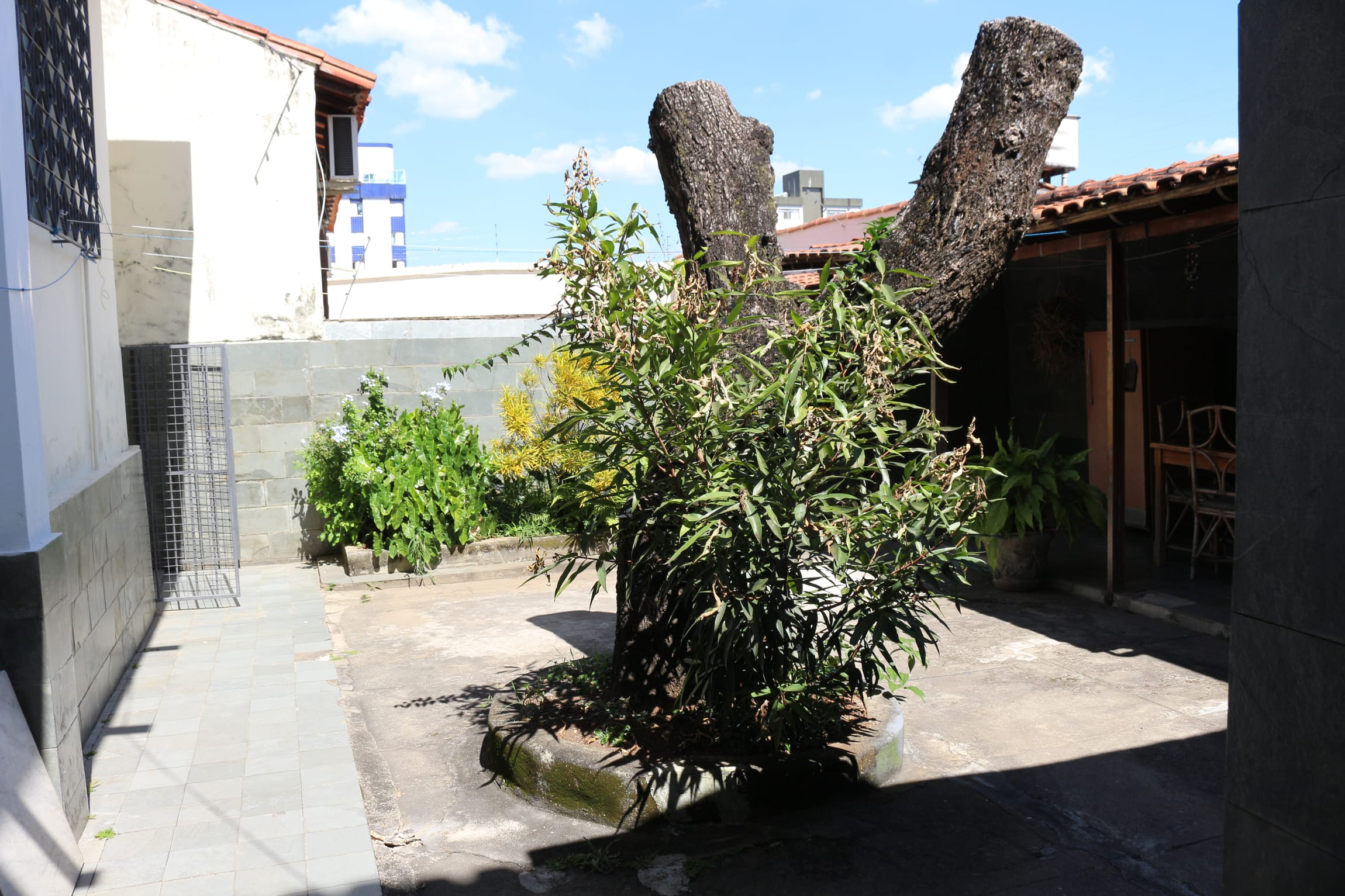 Casa à venda de 4 quartos, 4 vagas, 4 banhos, com 210 metros de área construída, Caiçara-Adelaide, Belo Horizonte, MG. Na melhor localização do bairro Caiçara. miniatura 22