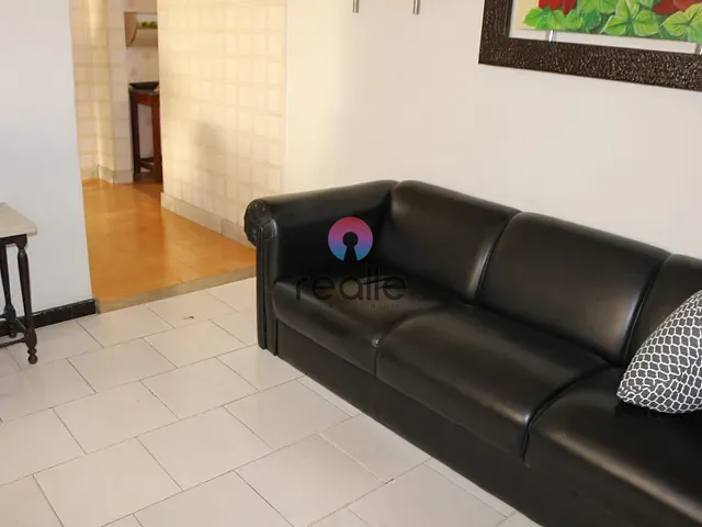 Casa com 400m² 4 quartos e 3 banheiros, à venda, no bairro Caiçara-Adelaide em Belo Horizonte