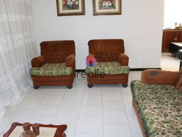 Casa com 400m² 4 quartos e 3 banheiros, à venda, no bairro Caiçara-Adelaide em Belo Horizonte