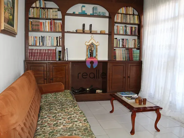 Casa com 400m² 4 quartos e 3 banheiros, à venda, no bairro Caiçara-Adelaide em Belo Horizonte
