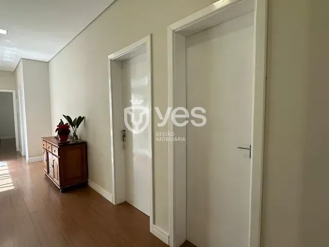 Casa 3 quartos e 3 banheiros, à venda, no bairro Centro em Araxá
