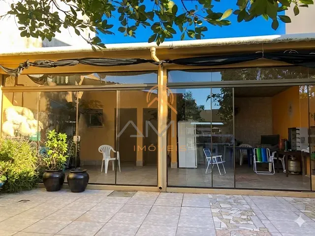 Casa 2 quartos e 2 banheiros, à venda, no bairro Fragata em Pelotas