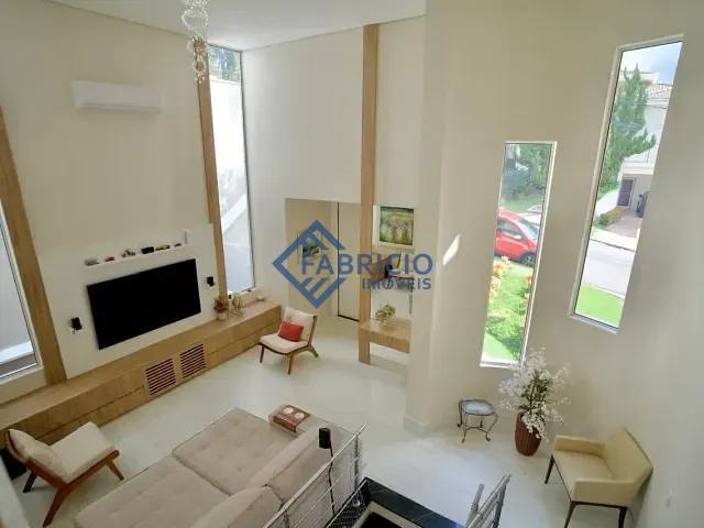 Casa com 420m² 4 quartos e 6 banheiros, à venda, no bairro Bosque em Vinhedo