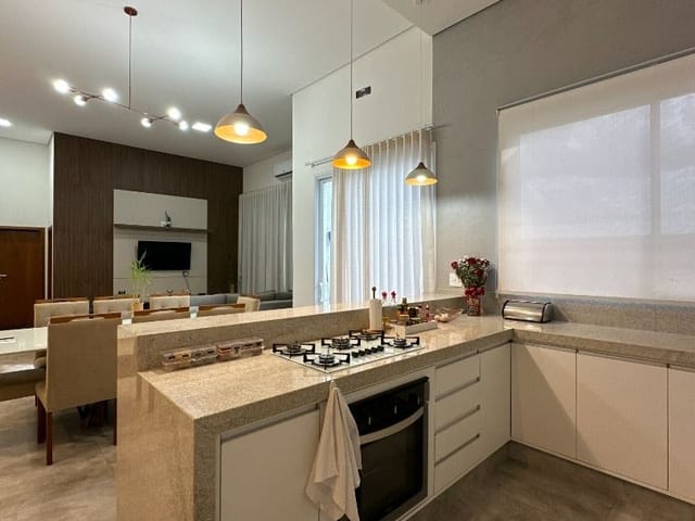 Casa com 465m² 3 quartos e 2 banheiros, à venda, no bairro Fazenda Santa Lúcia em Americana