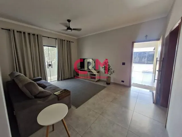 Casa com 360m² 2 quartos e 3 banheiros, à venda, no bairro Parque Residencial Laranjeiras IV em Taquaritinga