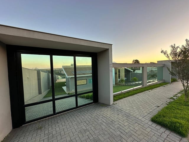 Foto do Casa - Imóvel de alto padrão, com arquitetura ultra moderna, em localização privilegiada na Condomínio Residencial Costa do Sol em Rolândia. | Imobiliária Casa Grande - Rolândia
