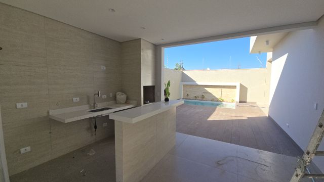 Casa 3 quartos e 3 banheiros, à venda, no bairro Jardim Monte Carlo em Maringá