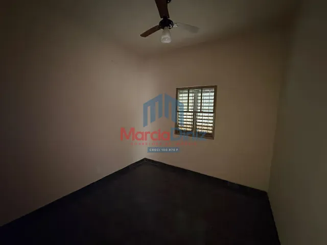 Casa com 100m² 2 quartos e 1 banheiro, para alugar, no bairro Benedito Trajano Borges em Ituverava