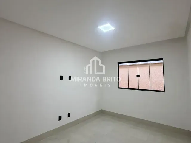 Casa 3 quartos e 2 banheiros, à venda, no bairro Vila Oliveira em Aparecida de Goiânia
