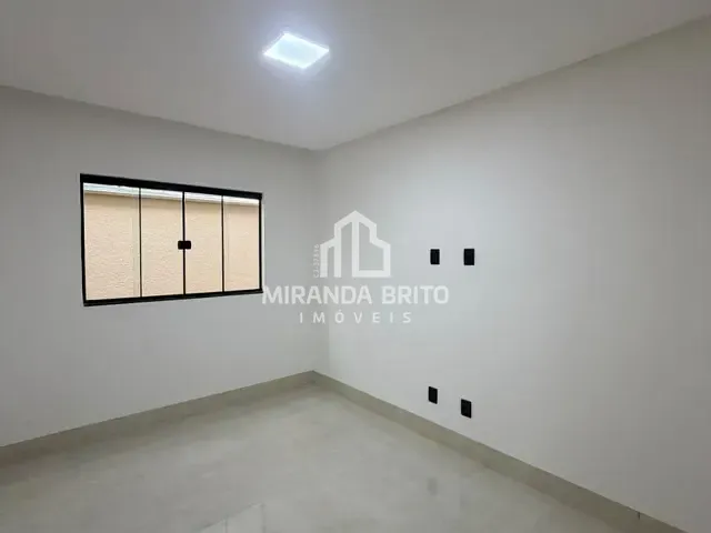 Casa 3 quartos e 2 banheiros, à venda, no bairro Vila Oliveira em Aparecida de Goiânia