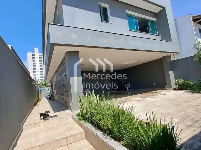Casa com 299m² 4 quartos e 3 banheiros, à venda, no bairro São João em Itajaí