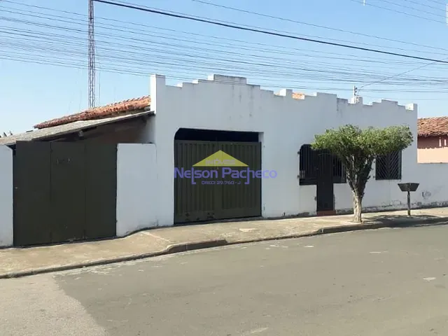 Casa com 698m² 3 quartos e 1 banheiro, à venda, no bairro Vila Bela Vista em Capivari