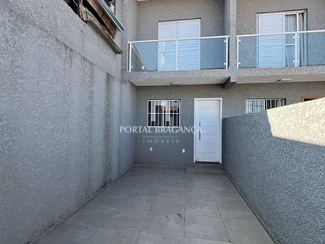 Casa com 97m² 2 quartos e 2 banheiros, à venda, no bairro Vila Sant' Ana em Bragança Paulista