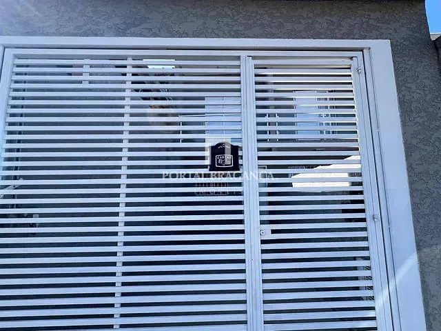 Casa com 97m² 2 quartos e 2 banheiros, à venda, no bairro Vila Sant' Ana em Bragança Paulista