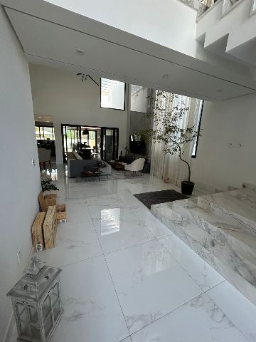 Casa com 525m² 4 quartos e 6 banheiros, à venda, no bairro Condomínio Reserva Santa Isabel I em Louveira