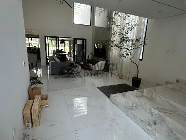 Casa com 525m² 4 quartos e 6 banheiros, à venda, no bairro Condomínio Reserva Santa Isabel I em Louveira