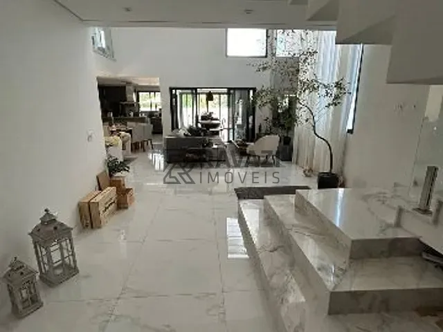 Casa com 525m² 4 quartos e 6 banheiros, à venda, no bairro Condomínio Reserva Santa Isabel I em Louveira